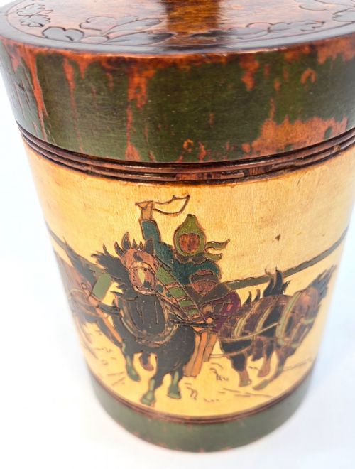 A PAIR OF TREEN RUSSIAN TOBACCO CONTAINERS WITH CARVED AND PAINTED DECORATION CIRCA 1890 - ADDITIONAL PHOTO 10