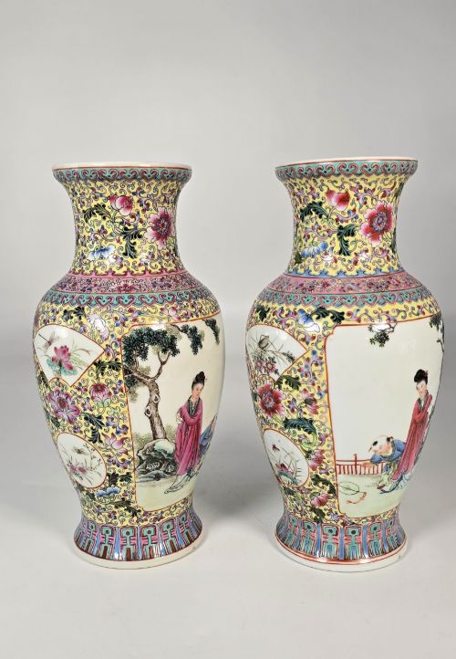 A PAIR OF CHINESE REPUBLICAN PERIOD PORCELAIN VASES CIRCA 1930 - ADDITIONAL PHOTO 6
