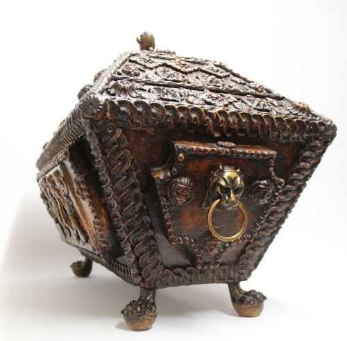EARLY 19TH CENTURY GESSO DECORATED CASKET ENGLISH CIRCA 1820 - ADDITIONAL PHOTO 2