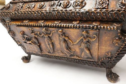 EARLY 19TH CENTURY GESSO DECORATED CASKET ENGLISH CIRCA 1820 - ADDITIONAL PHOTO 5