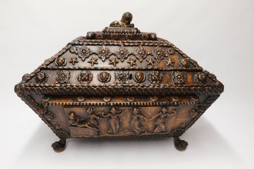 EARLY 19TH CENTURY GESSO DECORATED CASKET ENGLISH CIRCA 1820 - ADDITIONAL PHOTO 13