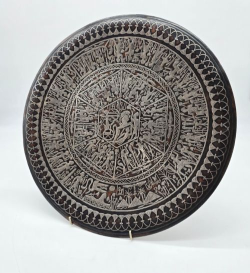 A LARGE AND FINELY DECORATED EGYPTIAN CAIRO WARE WALL CHARGER CIRCA 1900 - ADDITIONAL PHOTO 1