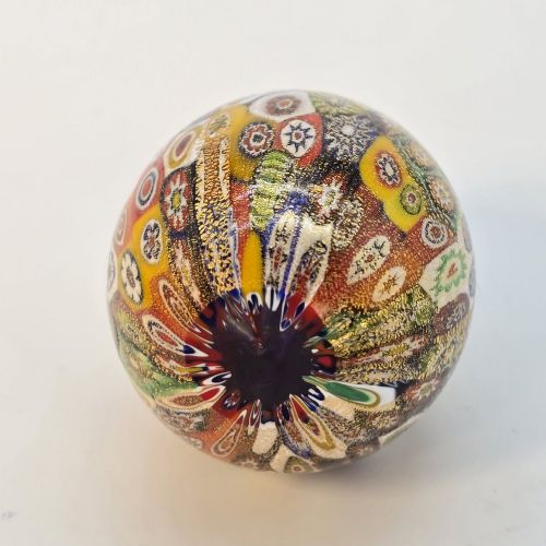 A SUPERB ITALIAN MURANO MILLEFIORI PAPERWEIGHT C1930 - ADDITIONAL PHOTO 3