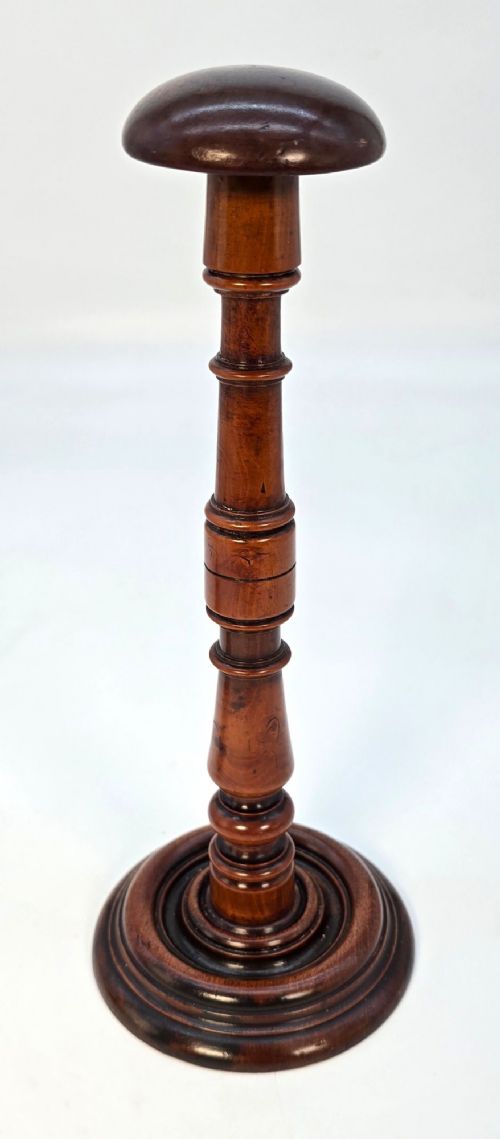 PAIR OF WIG STANDS ENGLISH CIRCA 1730 MADE FROM YEW WOOD - ADDITIONAL PHOTO 8