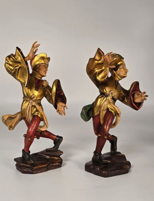 PAIR OF SWISS OR BLACK FOREST CARVED LIMEWOOD MEDIEVAL DANCING FIGURES CIRCA 1930 - ADDITIONAL PHOTO 6