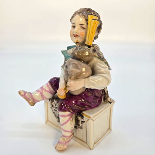 19TH CENTURY GERMAN PORCELAIN FIGURE BY THE VOLKSTEDT RUDOLSTADT FACTORY CIRCA 1880 - ADDITIONAL PHOTO 2