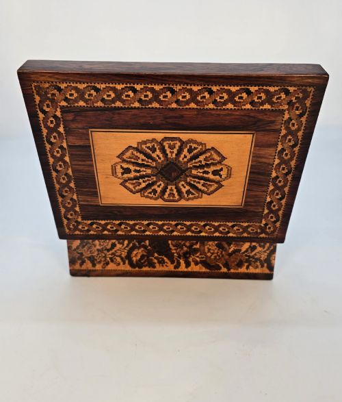 ANTIQUE ENGLISH 19TH CENTURY TUNBRIDGE WARE MARQUETRY JEWELLERY BOX BY EDMUND NYE C1870 - ADDITIONAL PHOTO 8