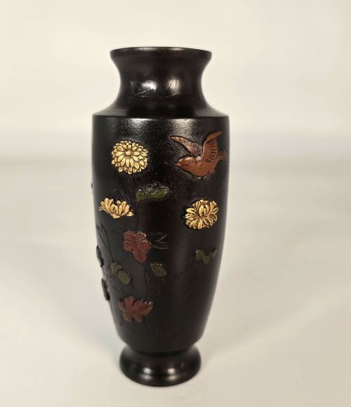 JAPANESE BRONZE VASE MEIJI PERIOD CIRCA 1900 15CM HIGH