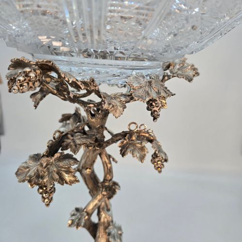 A SUPERB MID 19TH CENTURY ENGLISH SILVER PLATED CUT GLASS TABLE CENTREPIECE CIRCA 1860 - ADDITIONAL PHOTO 2