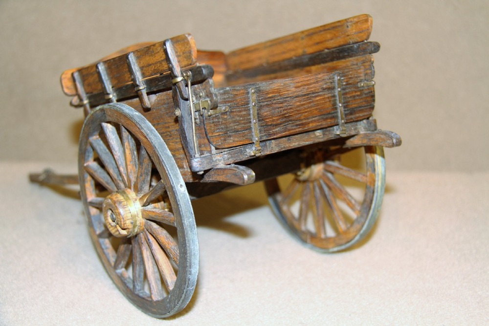 Scale model of a late 19th century tipping pony cart View IV