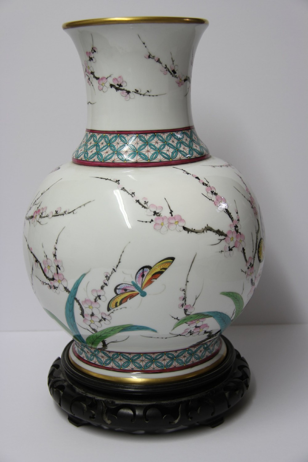 An impressive French porcelain Vase by Samson View III