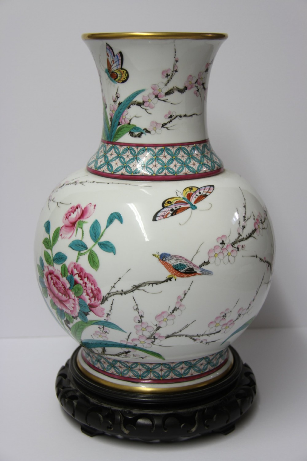 An impressive French porcelain Vase by Samson View IV