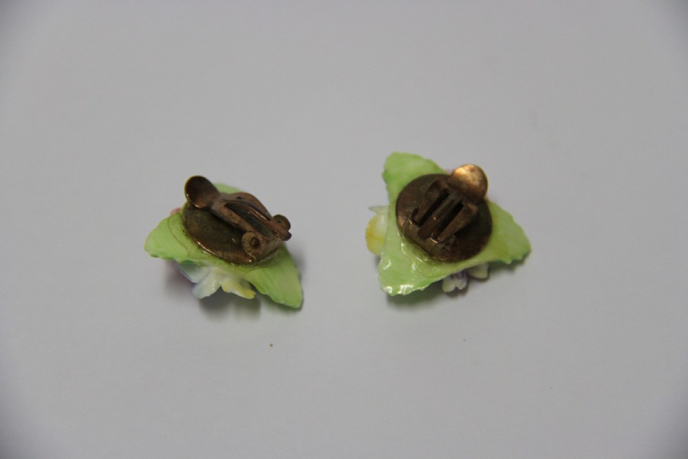 Brooch and matching ear rings made from Coalbrook china View IV