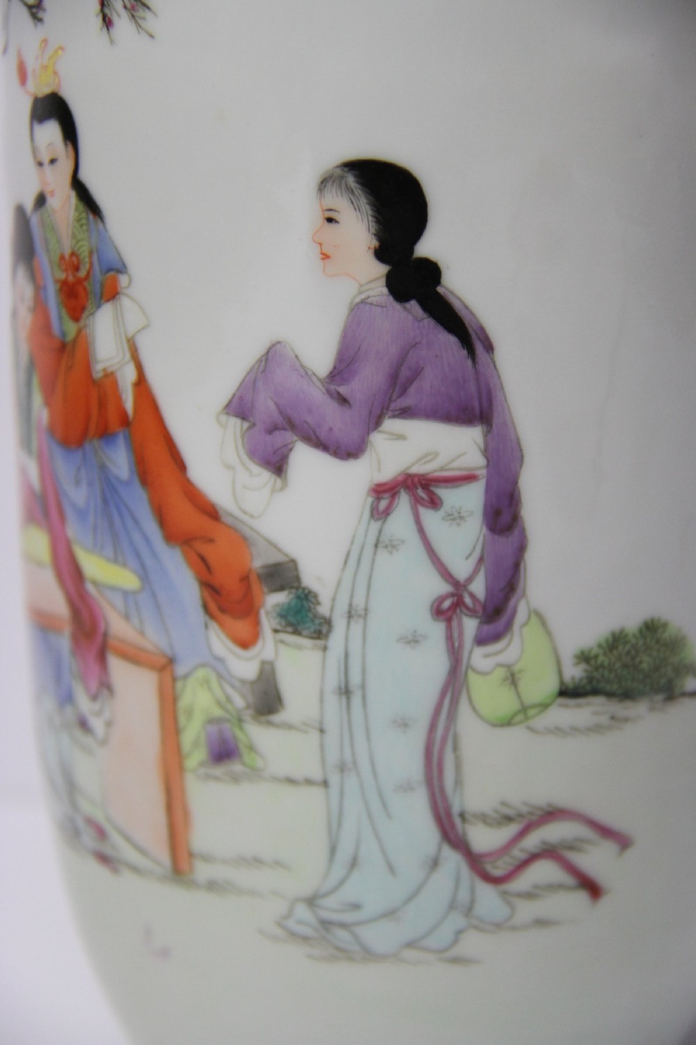 A Chinese Republican Period Porcelain Vase View III