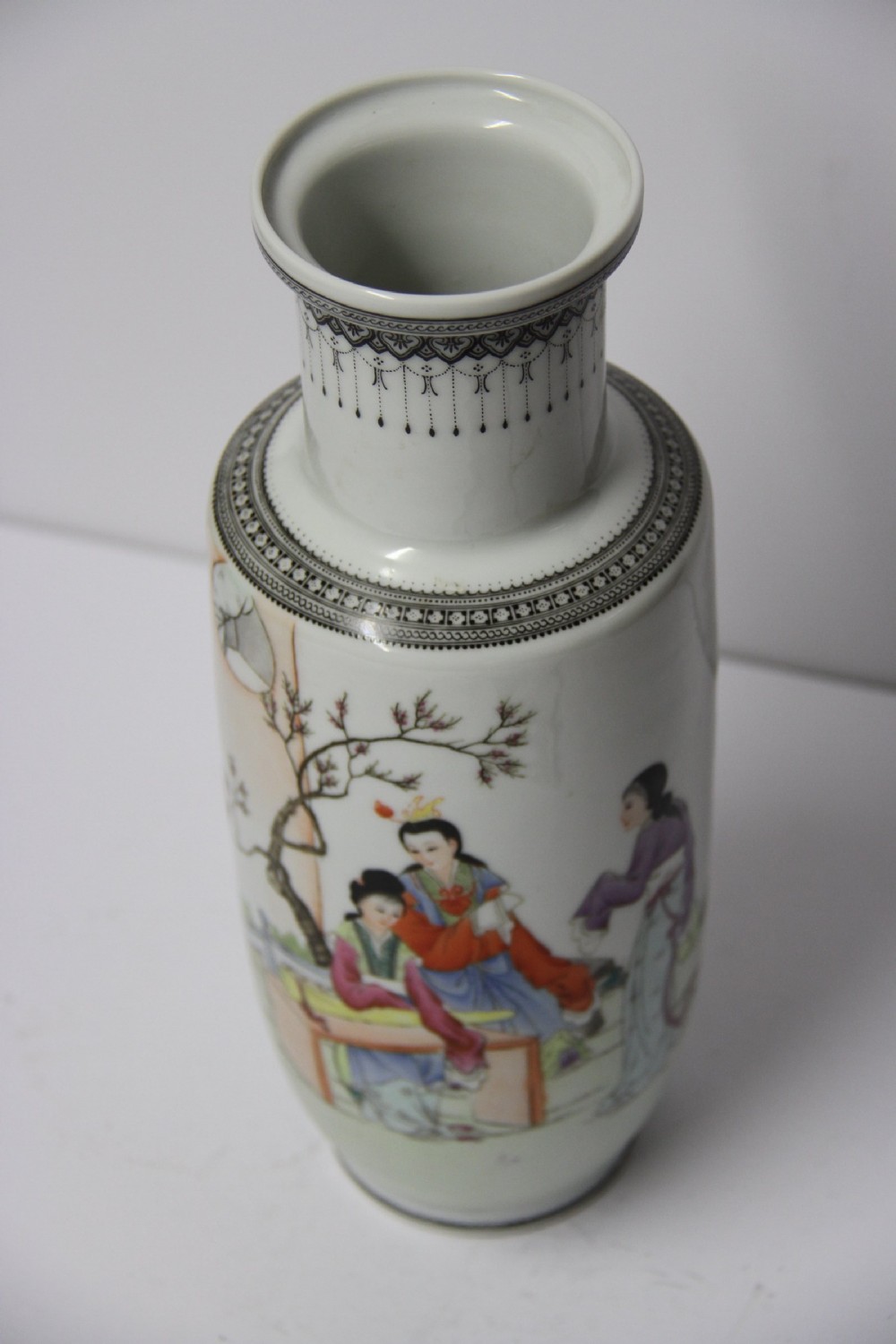 A Chinese Republican Period Porcelain Vase View VIII