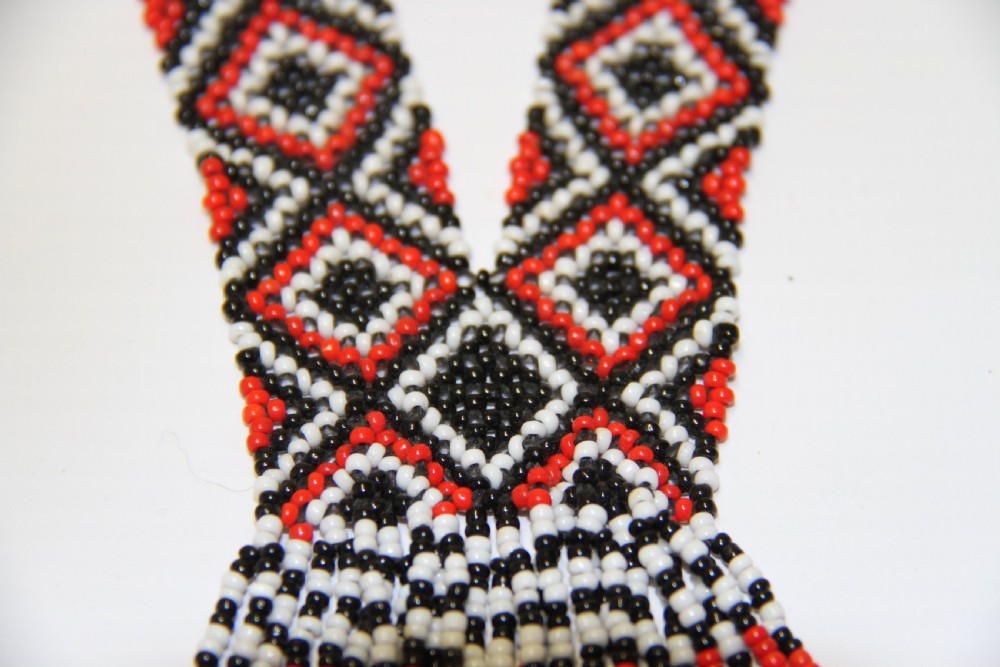 Beadwork necklace and bracelet Art Deco period View V