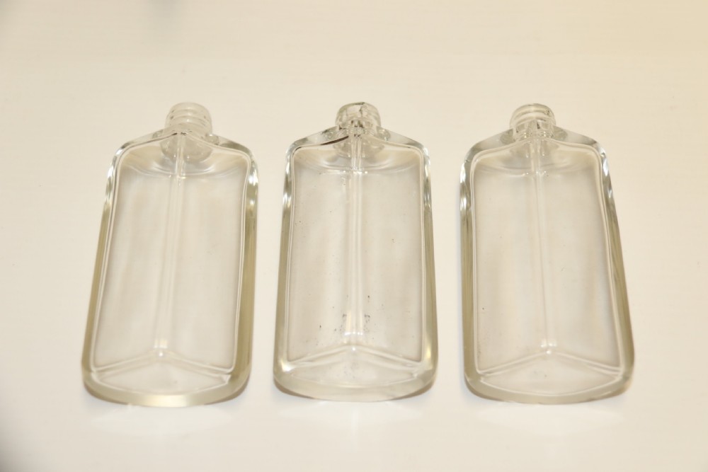 A set of cased hunting flasks View X