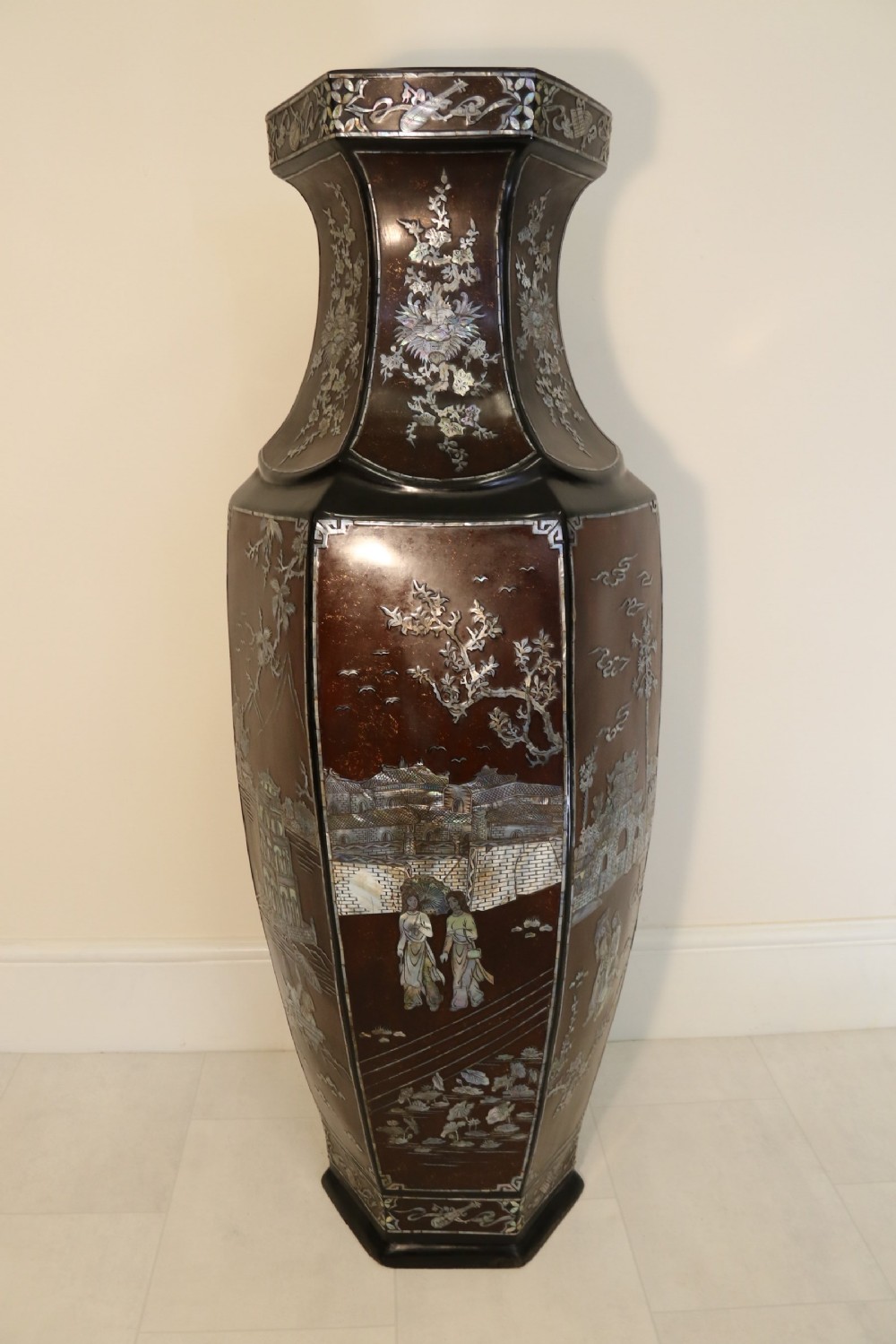 A very large Chinese Vase View II