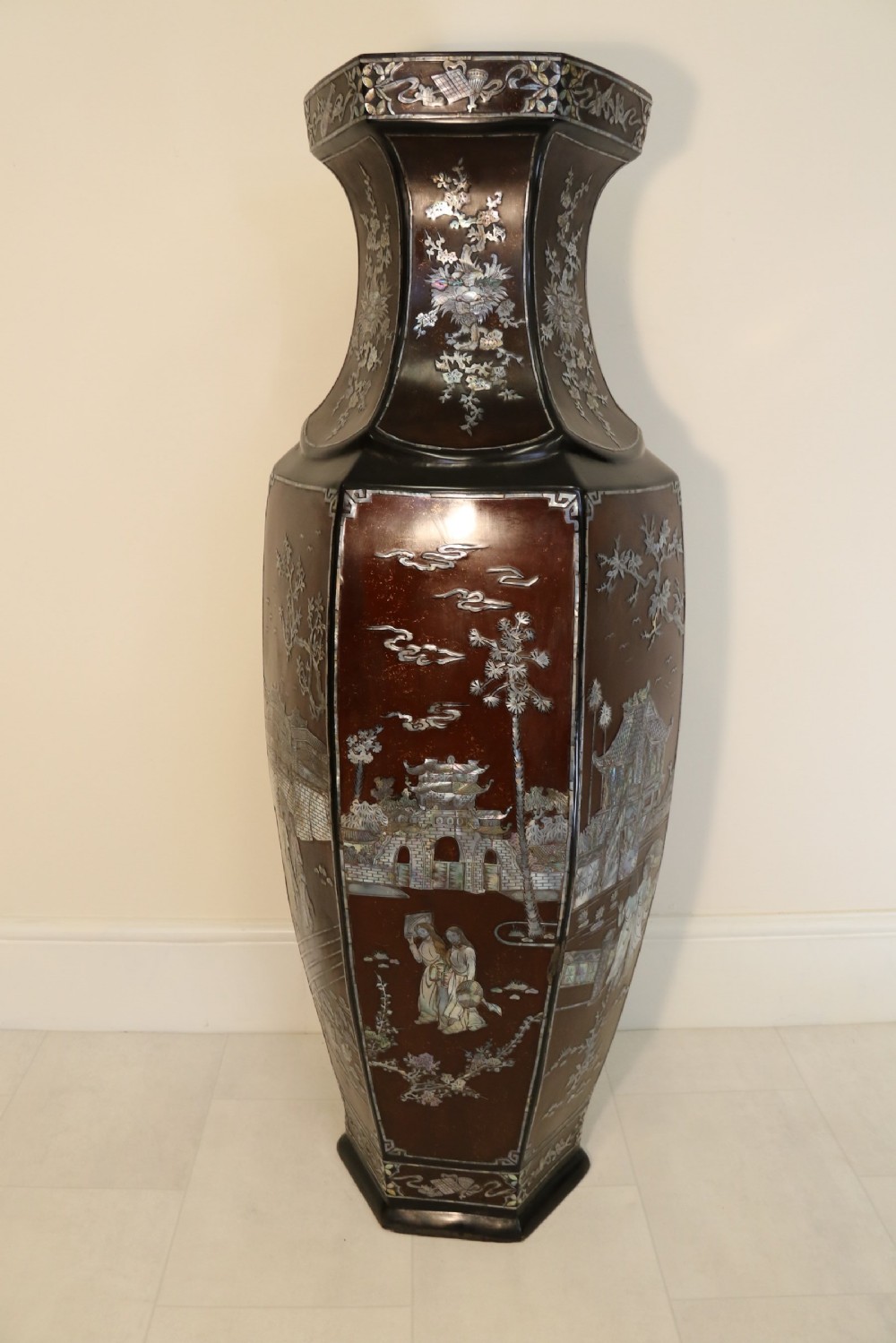 A very large Chinese Vase View IV