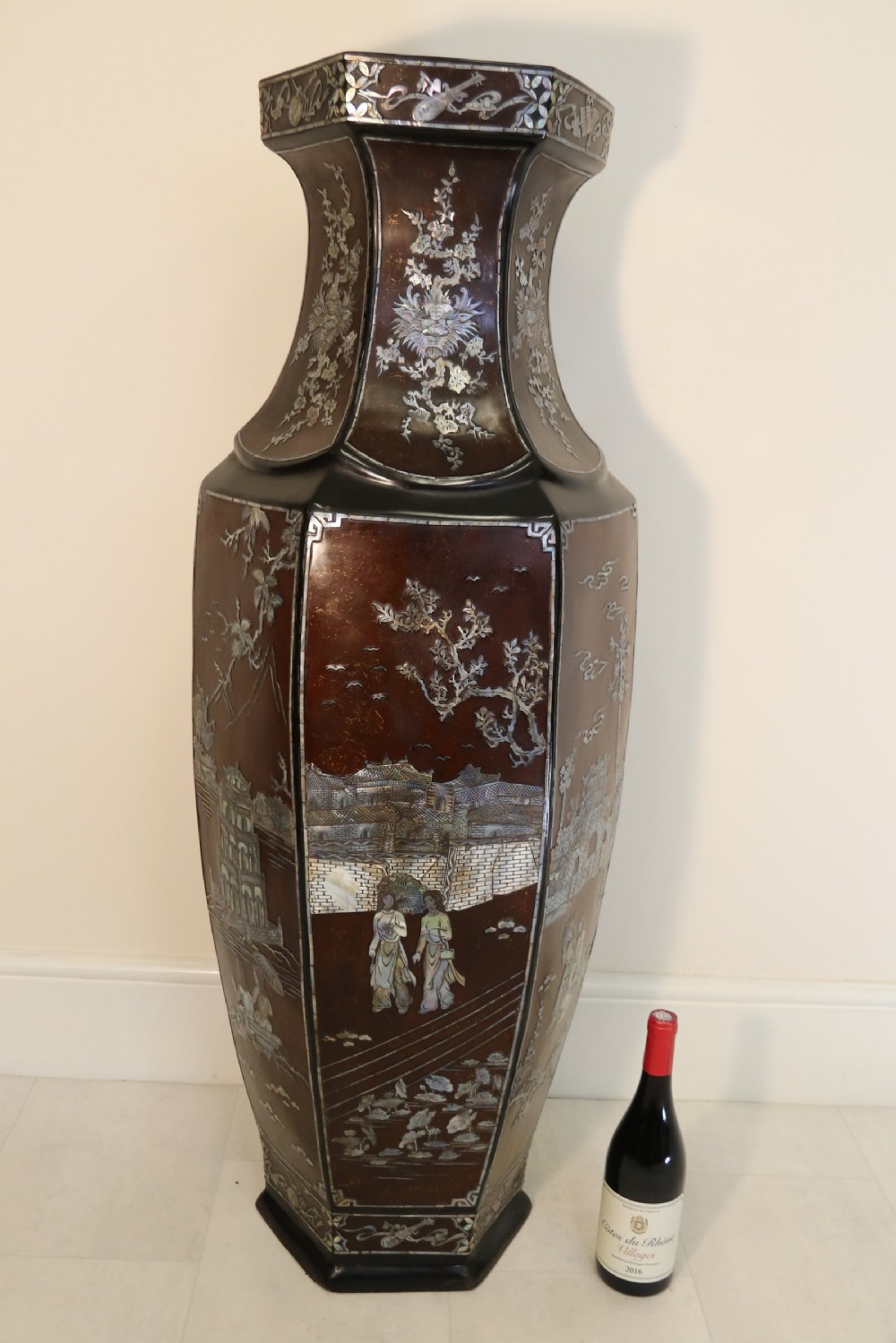 A very large Chinese Vase View XVI