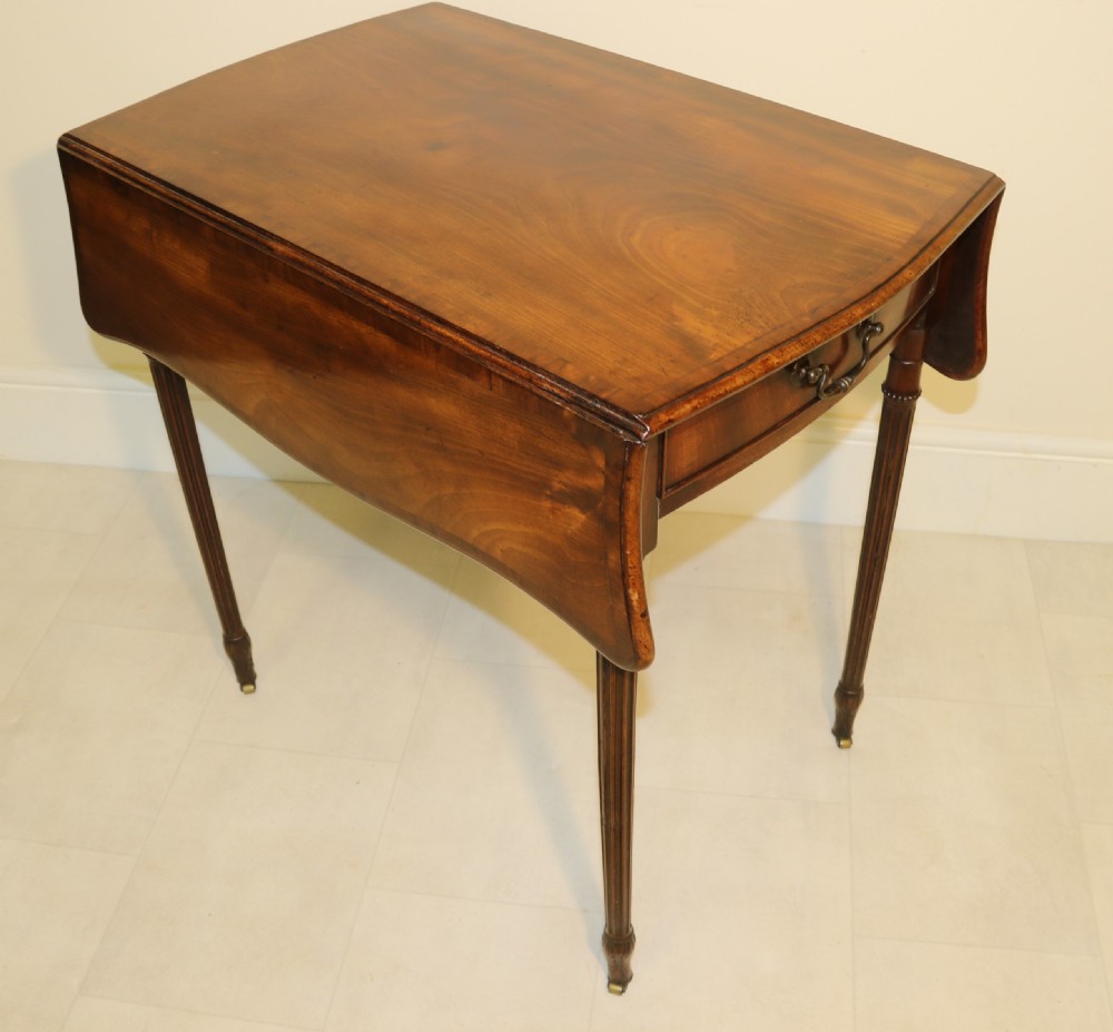 A fine late 18th century English Pembroke Table View II