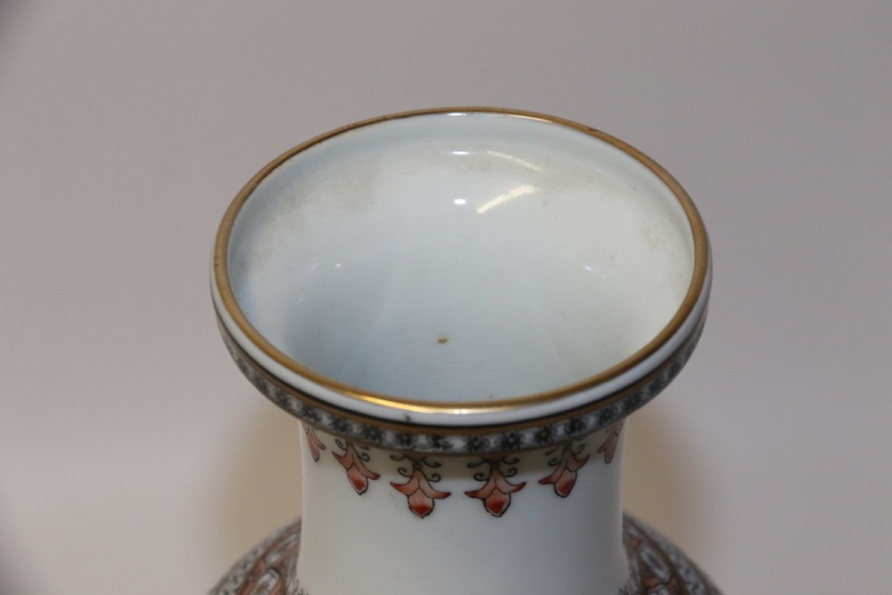 A fine Chinese  Hand Painted Republican period vase View IX