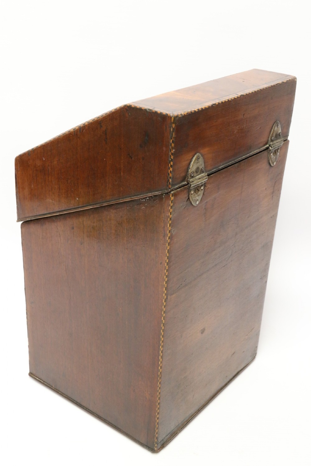 A fine Georgian Mahogany Cutlery Box, Circa 1760 View VI