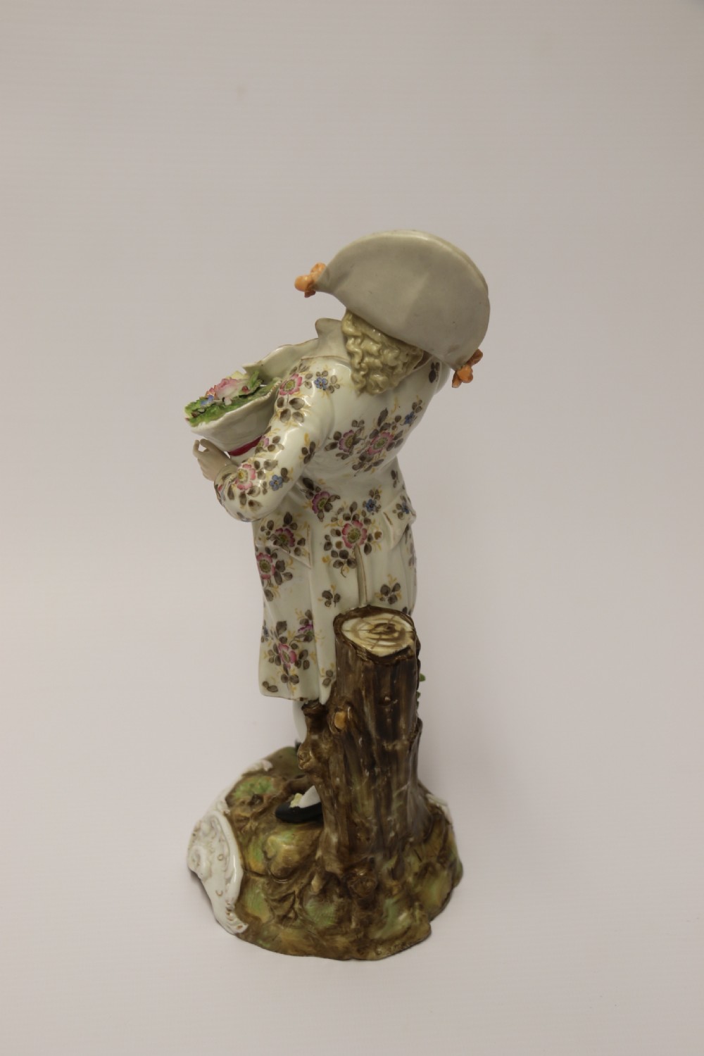 A superb pair of late 19th century Rudolstadt Volkstedt Figures   View XXIII