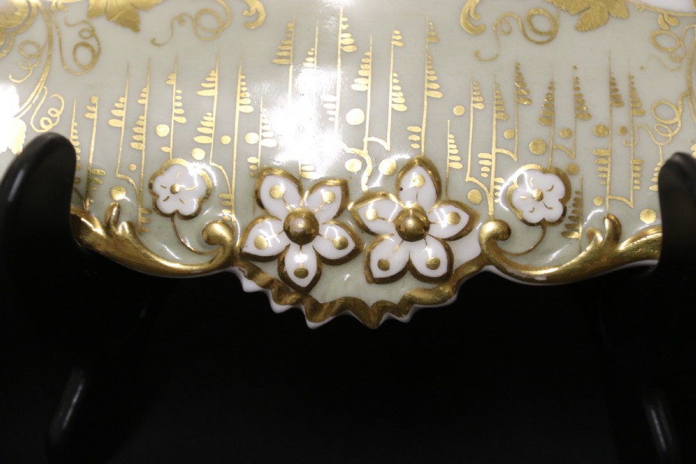 A fine early 19th c English Davenport Dish, Circa 1835 View III
