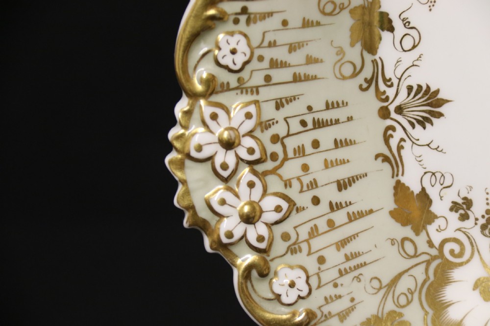 A fine early 19th c English Davenport Dish, Circa 1835 View VII