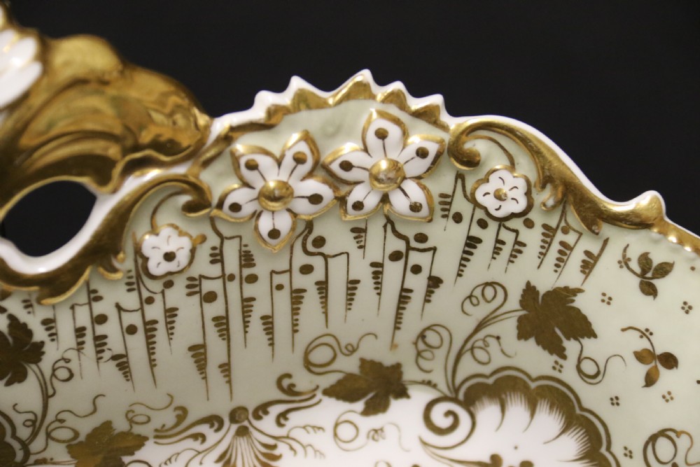 A fine early 19th c English Davenport Dish, Circa 1835 View VIII