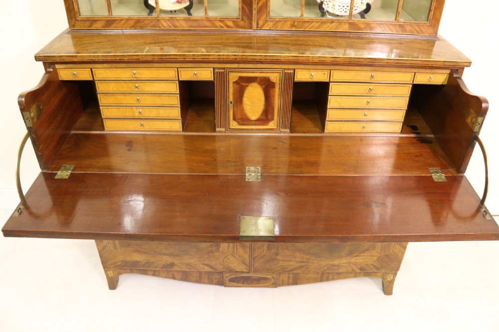 A superb George III Period inlaid Flame Mahogany Secretaire Bookcase/Display Cabinet  View XVII