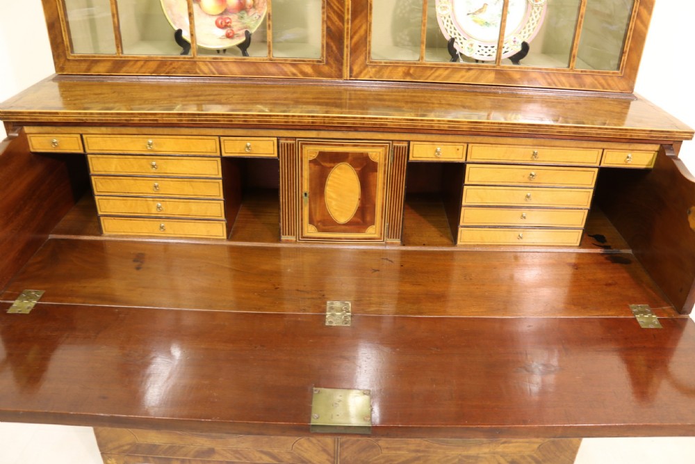 A superb George III Period inlaid Flame Mahogany Secretaire Bookcase/Display Cabinet  View XVIII
