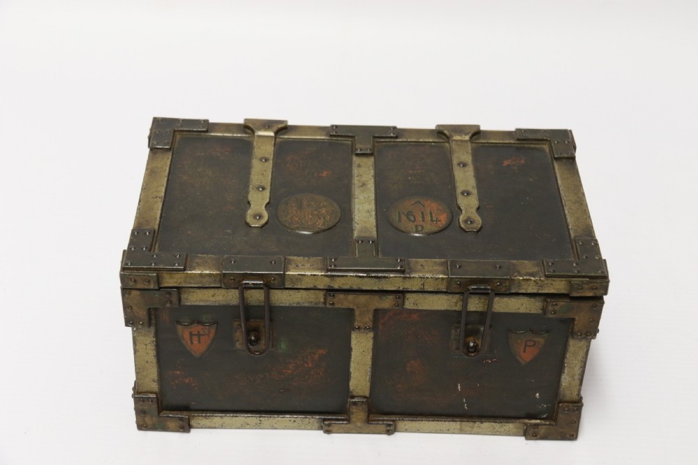 A rare Huntley and Palmers Novelty Biscuit Tin, English Circa 1900 View VIII
