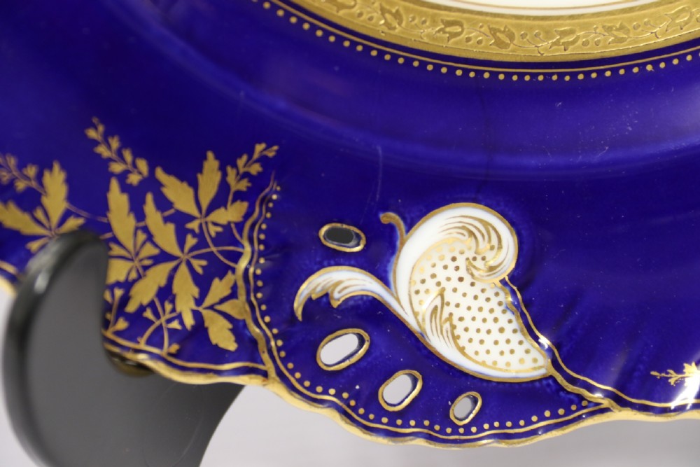 A charming Victorian Minton’s porcelain cabinet plate hand painted with Robins View X