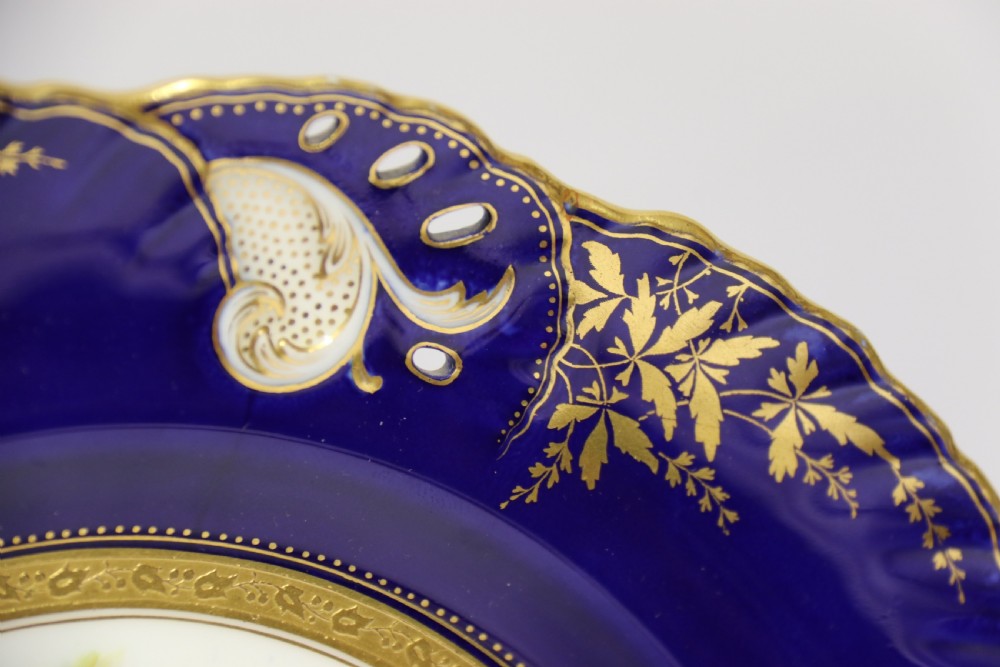 A charming Victorian Minton’s porcelain cabinet plate hand painted with Robins View XI