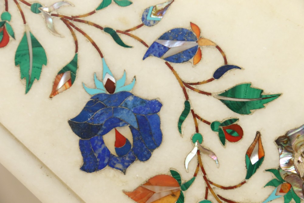 Indian white marble Table Top inlaid with semi precious cut stones, C 1900 View VI