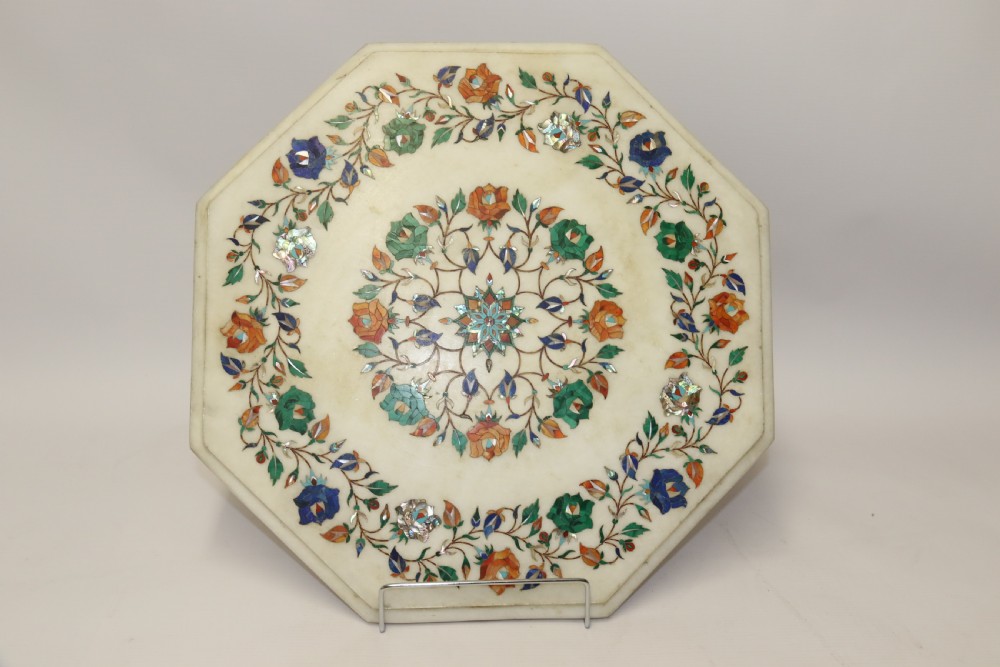 Indian white marble Table Top inlaid with semi precious cut stones, C 1900 View VII