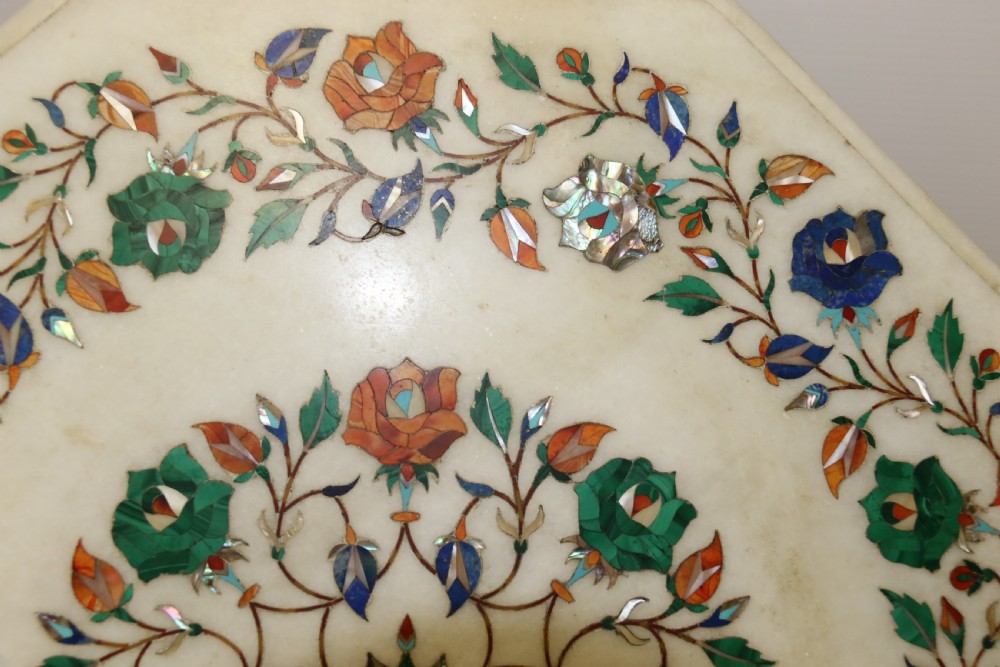 Indian white marble Table Top inlaid with semi precious cut stones, C 1900 View VIII