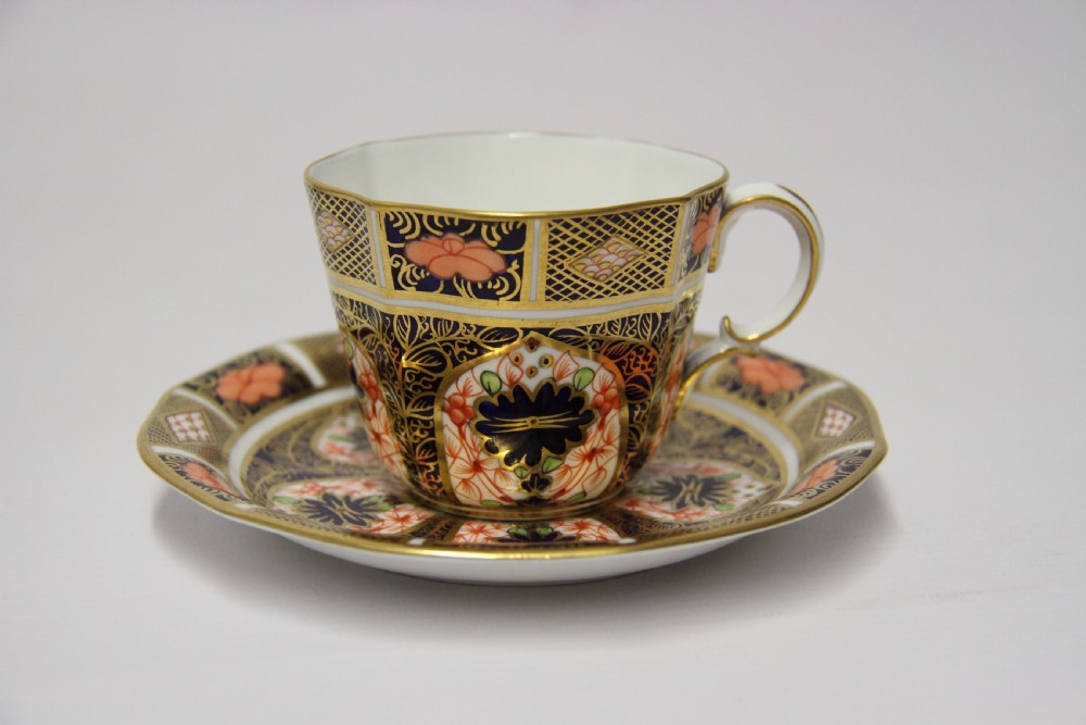 Crown Derby hand painted set of 6 cups and saucers, C 1910 -11 View II