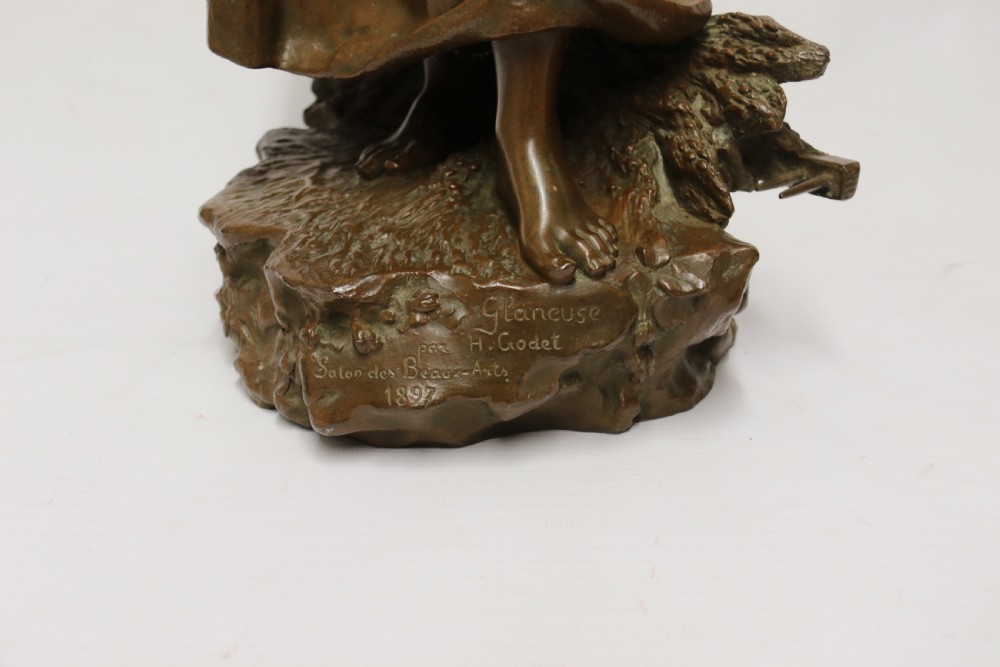 A beautiful pair of large bronze figures depicting farm workers View XIII