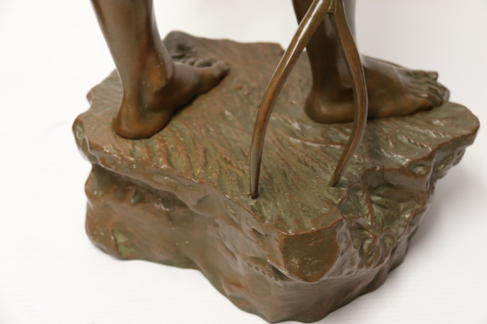 A beautiful pair of large bronze figures depicting farm workers View XVI
