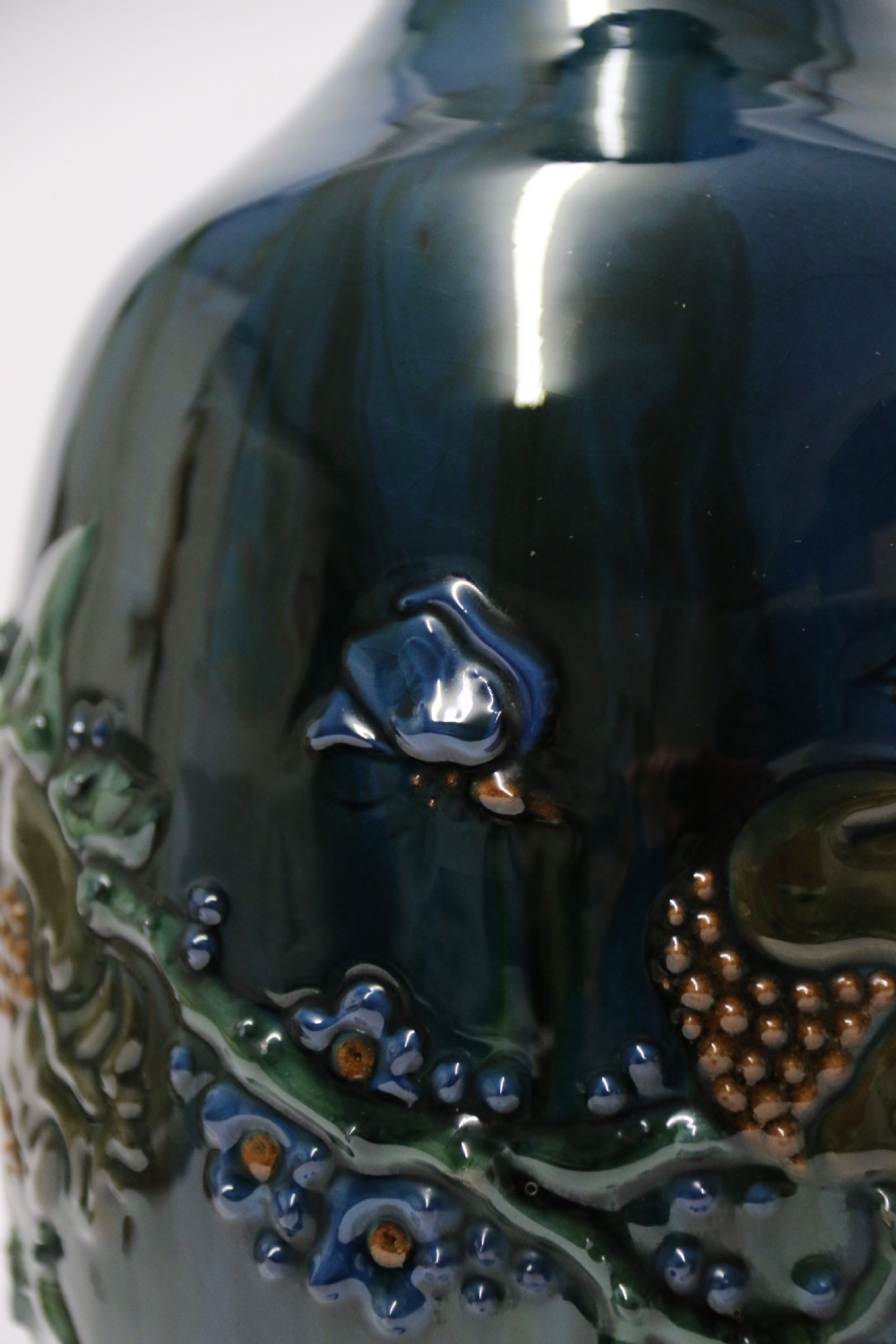 Sir Edmund Harry Elton Sunflower Studio pottery vase, C 1890 View XII