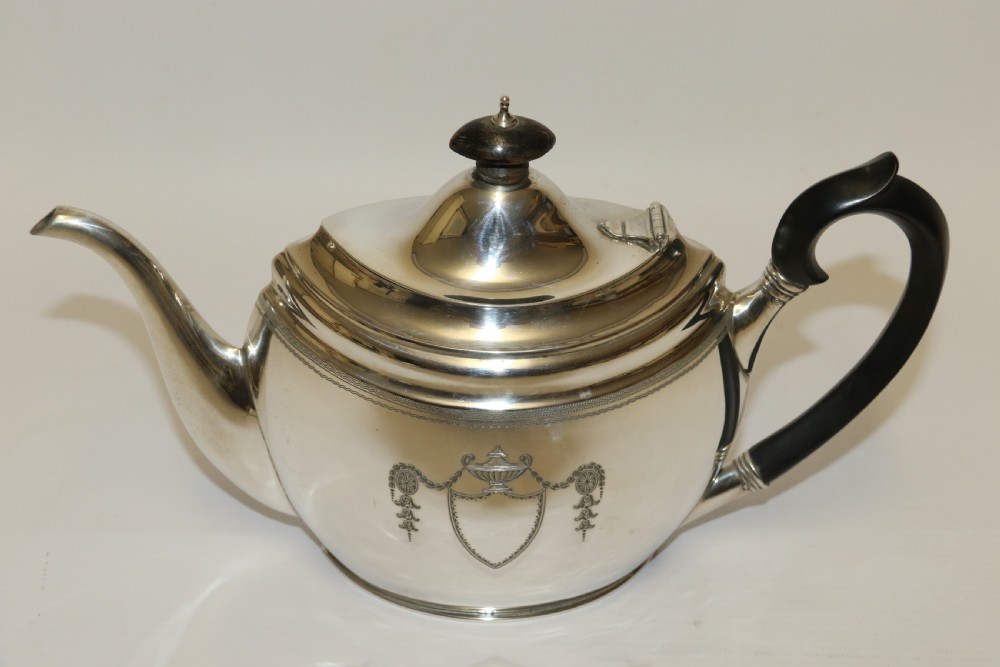 Exceptional Silver Tea Set by Edward Barnard and Sons View II