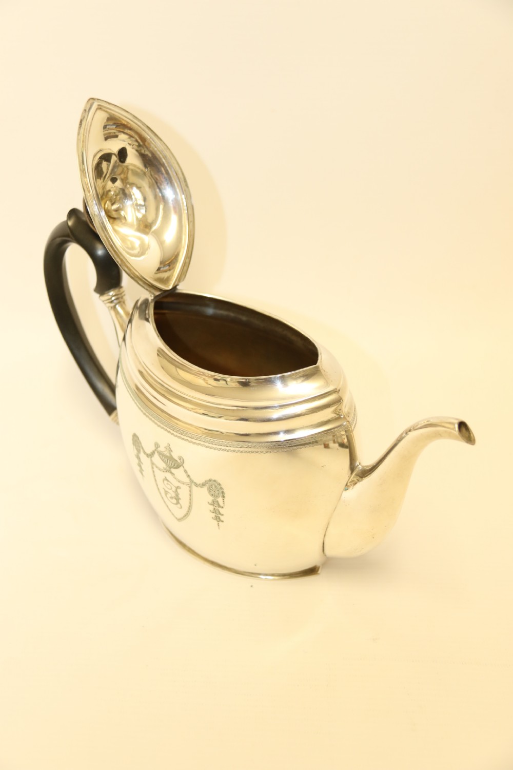 Exceptional Silver Tea Set by Edward Barnard and Sons View XI