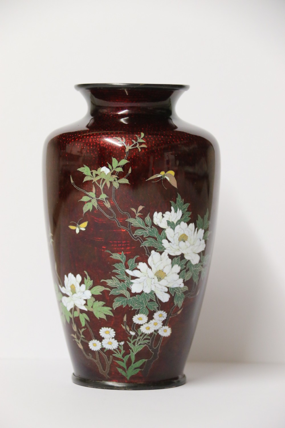 A fine Japanese cloisonné vase by The Ando Company. View IV