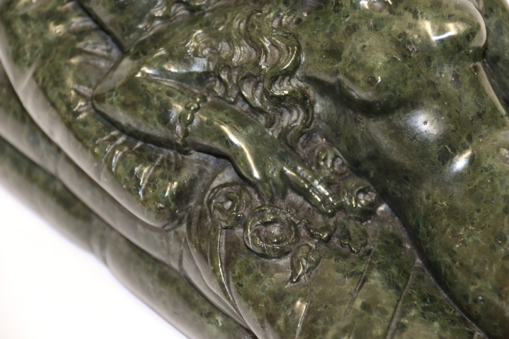A superb 19th C Grand Tour Italian serpentine marble carved sculpture of Venus View IV