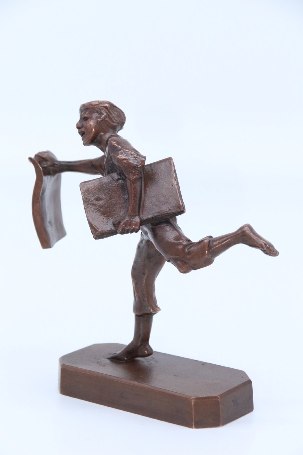 A rare 1930’s bronze political figure from the Stroud by-election from 1931 View X