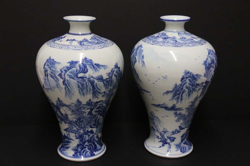 A fine pair of Chinese Republican period blue and white hand painted porcelain vases View III