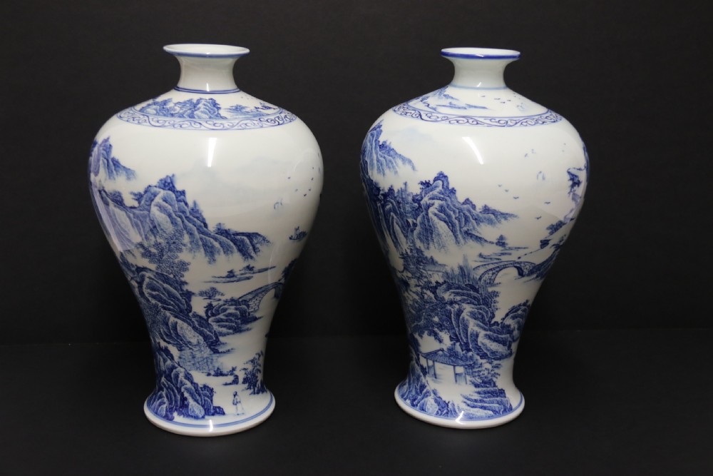 A fine pair of Chinese Republican period blue and white hand painted porcelain vases View IV